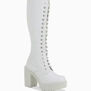 ROC Australia Lash White boots. Size 36.
